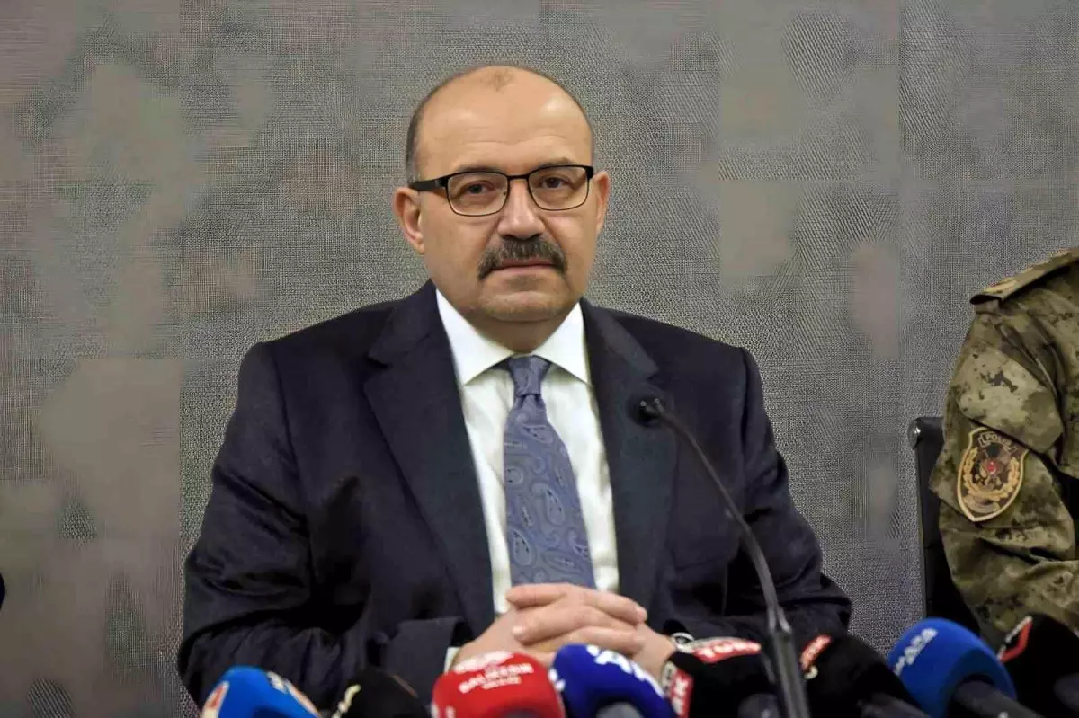 Vali Ustaoğlu: "Patlamayla ilgili 3, kazayla ilgili 2 kişi tutuklandı"