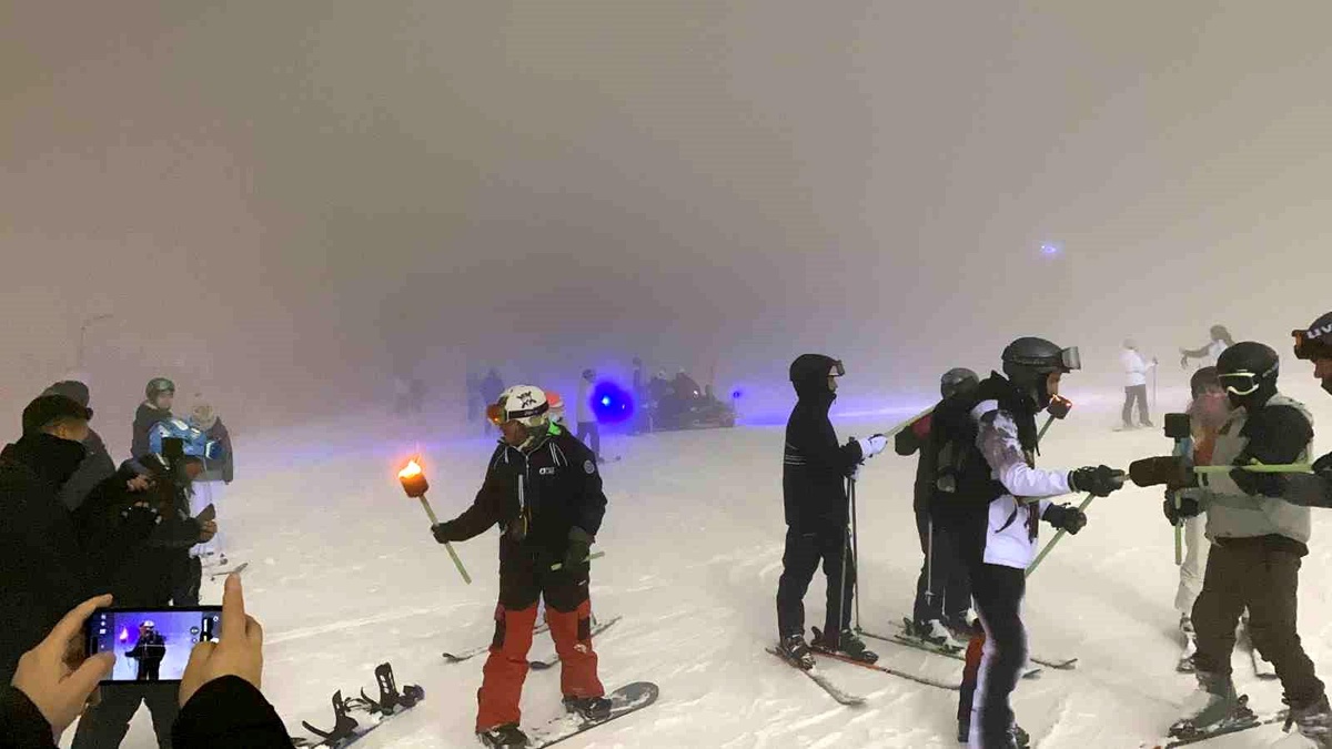 Erciyes\'te Yılbaşı Kayak Coşkusu