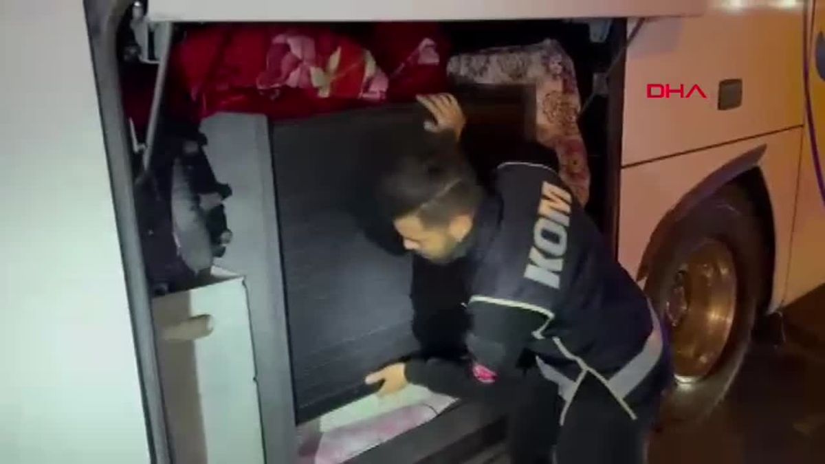 Adana\'da 188 Gümrük Kaçağı Cep Telefonu Ele Geçirildi