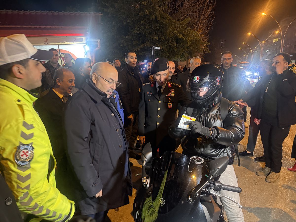 Adana\'da Yılbaşı Öncesi Dev Asayiş Uygulaması