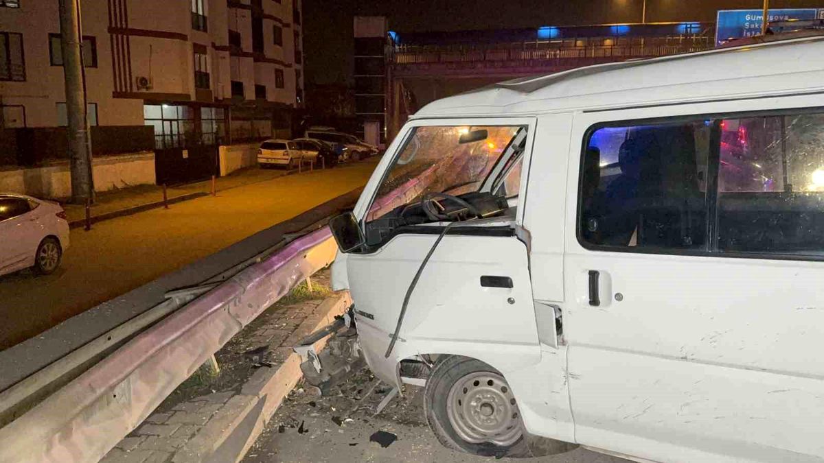 Düzce\'de Alkollü Sürücü Kaza Yaptı