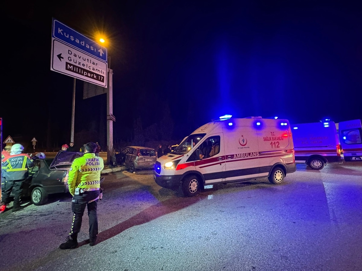 Söke\'de Trafik Kazası: 5 Yaralı