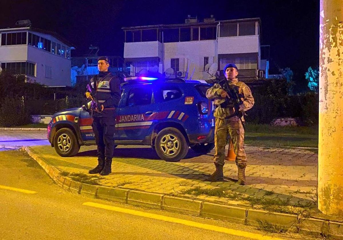 Didim\'de Yeni Yıl Denetimi: 8 Aranan Yakalandı