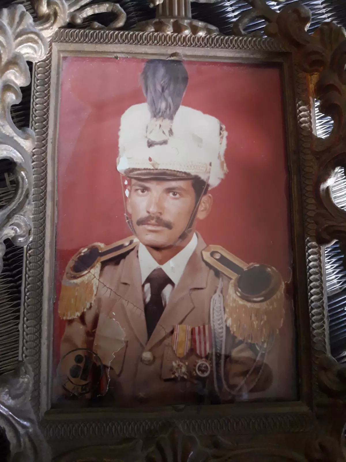 Esad\'ın zulmüne karşı çıkan Suriyeli albay, Sednaya Cezaevi\'nde biri subay oğlu, 9 yakınını kaybetti