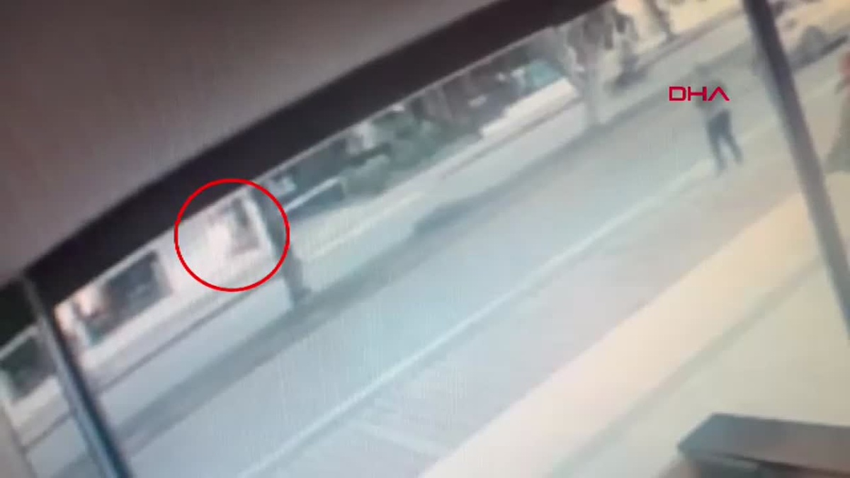 Antalya\'da Eski Eşine Benzin Döküp Yakmaya Çalışan Adam Tutuklandı