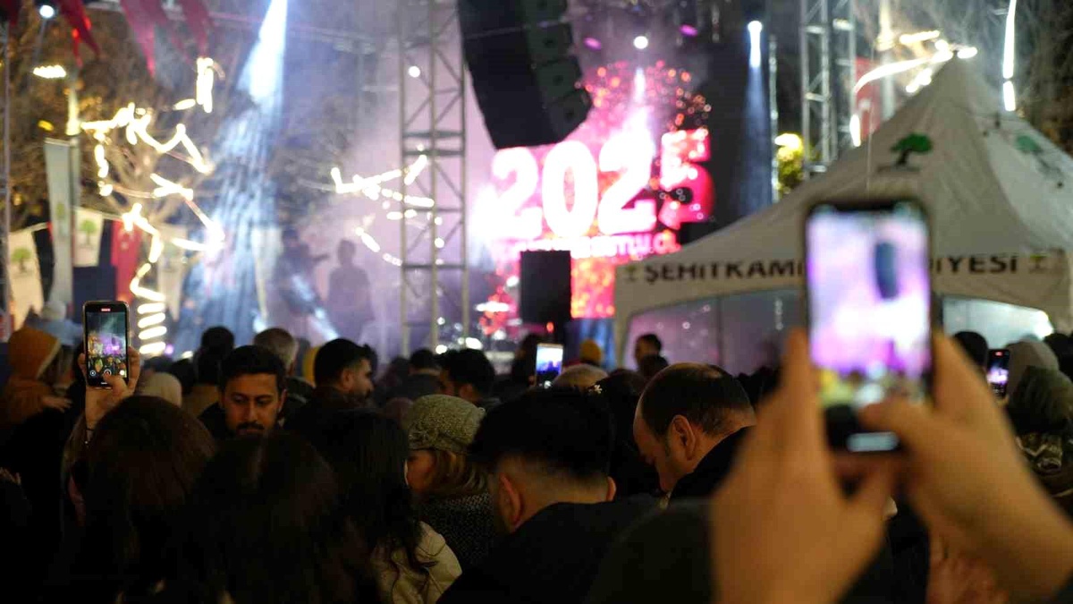 Gaziantep\'te 2025 yılı gelişi coşkuyla kutlandı