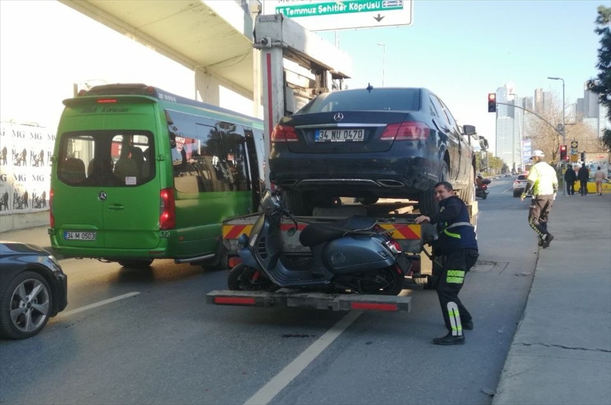 Şişli\'de Motosiklet Kazası: Sürücü Ağır Yaralı