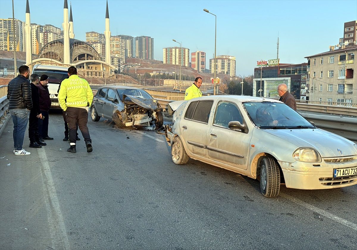 Kırıkkale\'de Trafik Kazası: 6 Yaralı