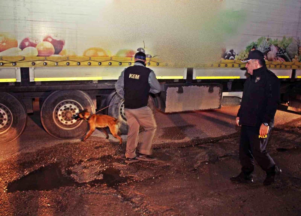 Yılbaşı Denetimleri: 3 Bin 612 Kimlik Kontrolü