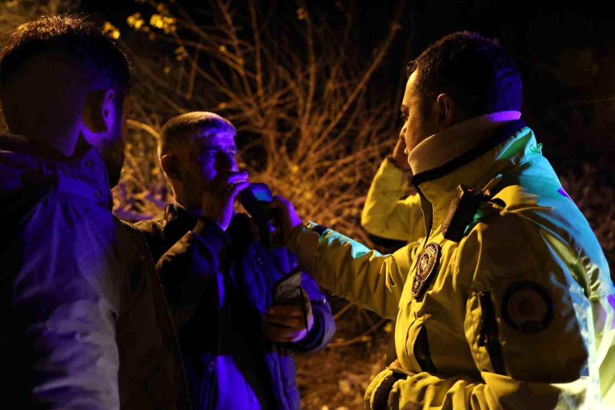 Yılbaşı Gecesi Alkollü Sürücü Kaza Yaptı