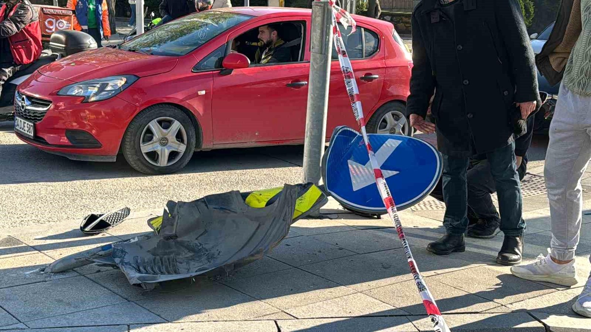Şişli\'de Ters Yönde Kaza: Motosikletli Genç Ağır Yaralandı