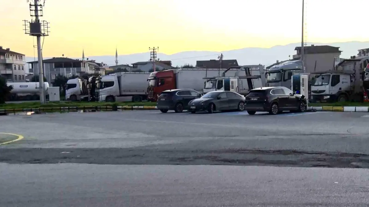 Tır Şoförü Darp Edildi, Bıçakla Yaralandı