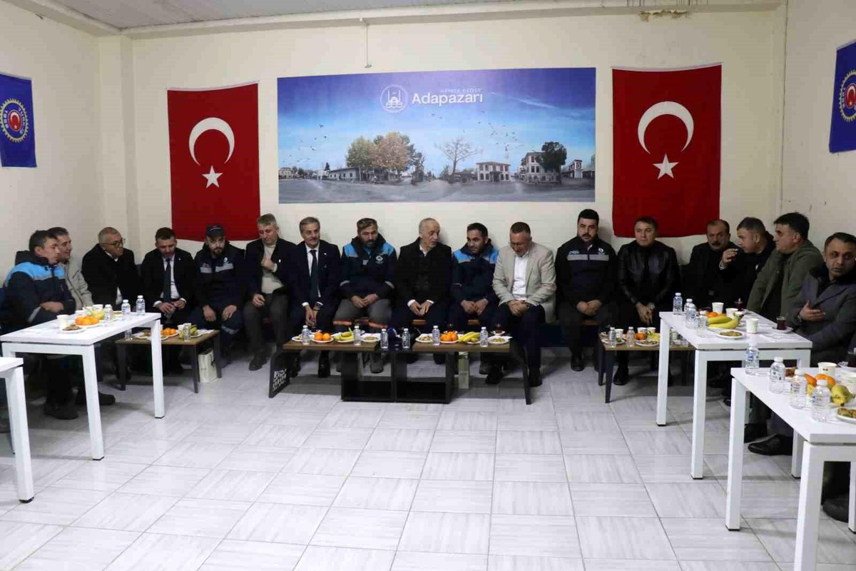 Türk-İş Genel Başkanı Atalay, Yeni Yılı Temizlik İşçileriyle Karşıladı