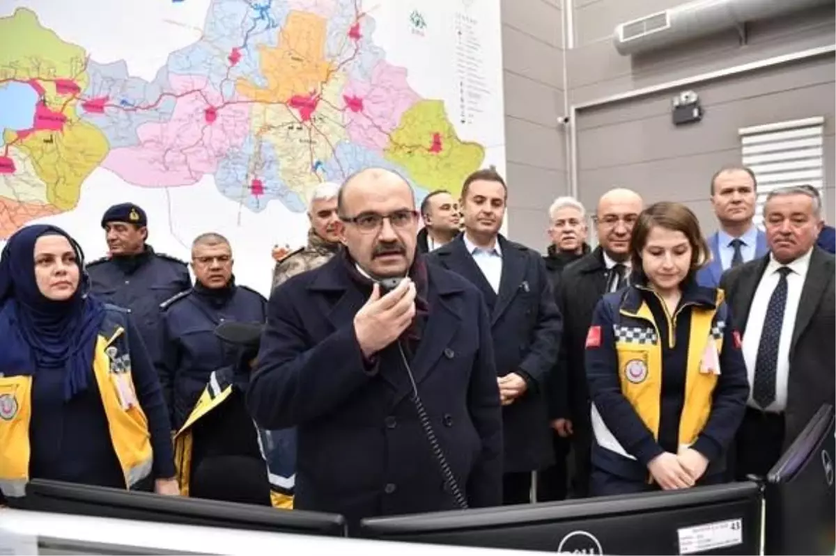 Vali İsmail Ustaoğlu, Yeni Yılı Güvenlik ve Acil Durumlar Merkezi\'nde Karşıladı