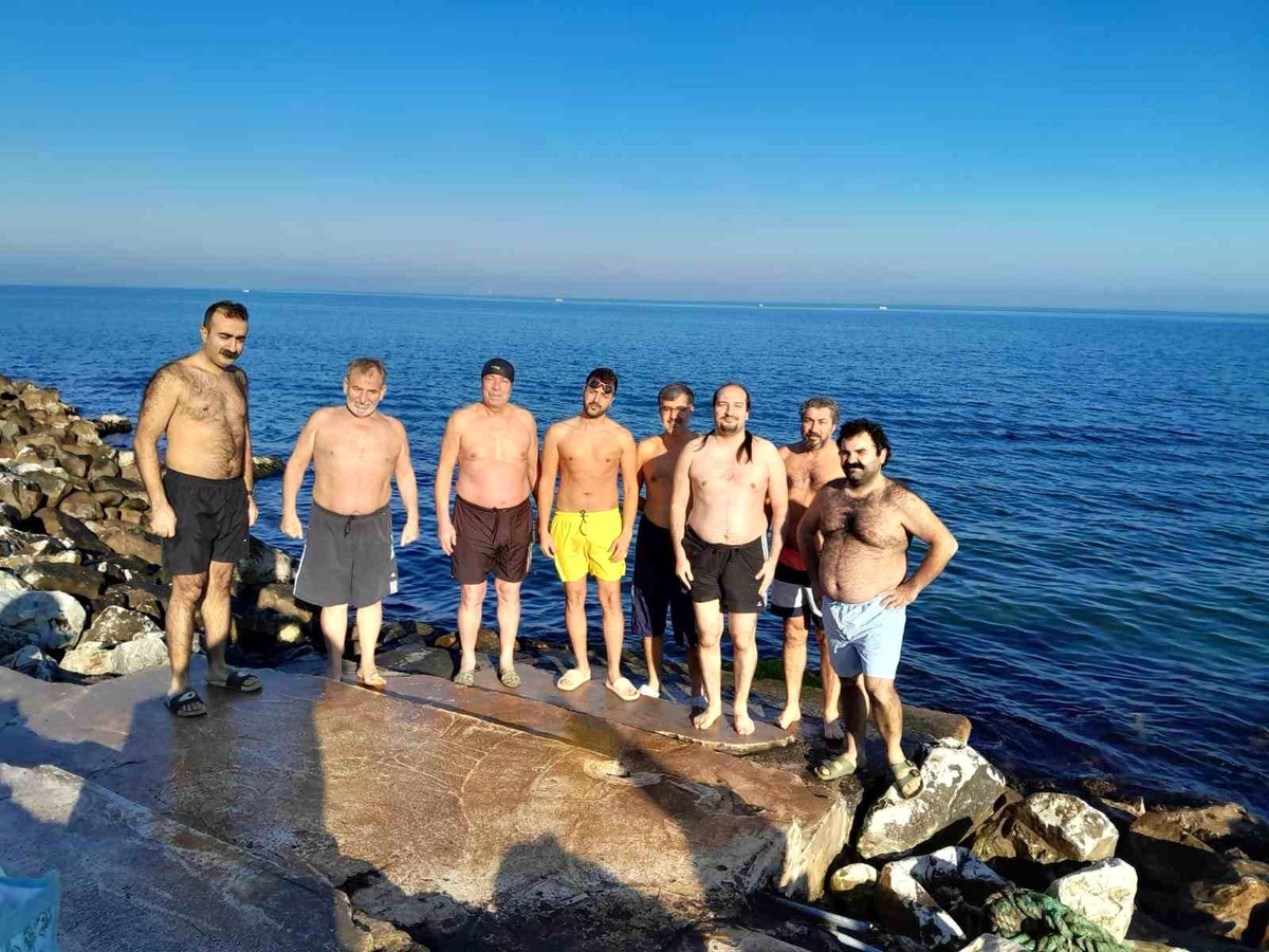 Yalova\'da Yeni Yıla Soğuk Su ile Girildi
