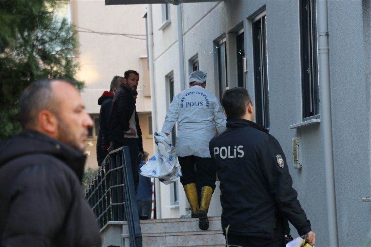 Yalova\'da Yangın: Yatalak Kadın Hayatını Kaybetti
