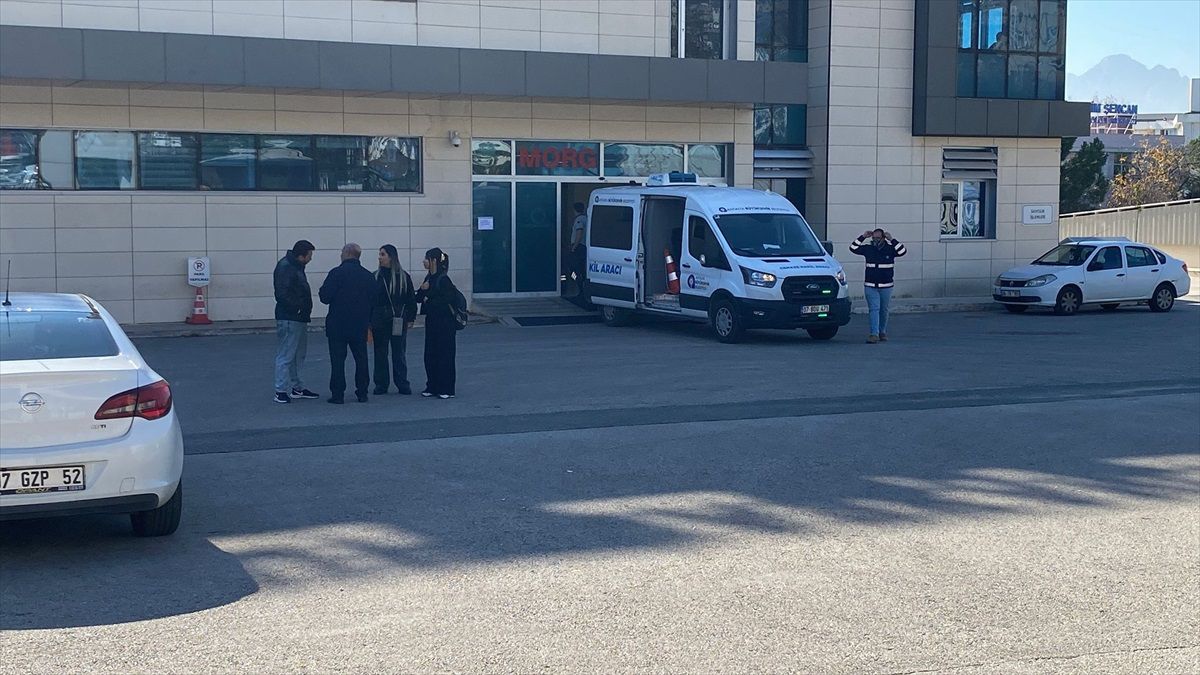 Antalya\'da İranlı 3 Kardeşin Cenazesi Teslim Alındı