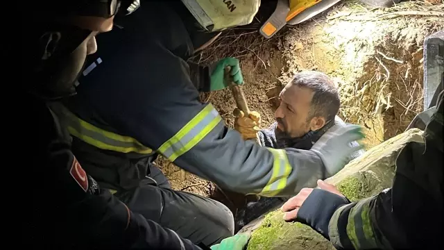 Define ararken kazdığı kayanın altında sıkıştı Define ararken kazdığı kayanın altında sıkıştı