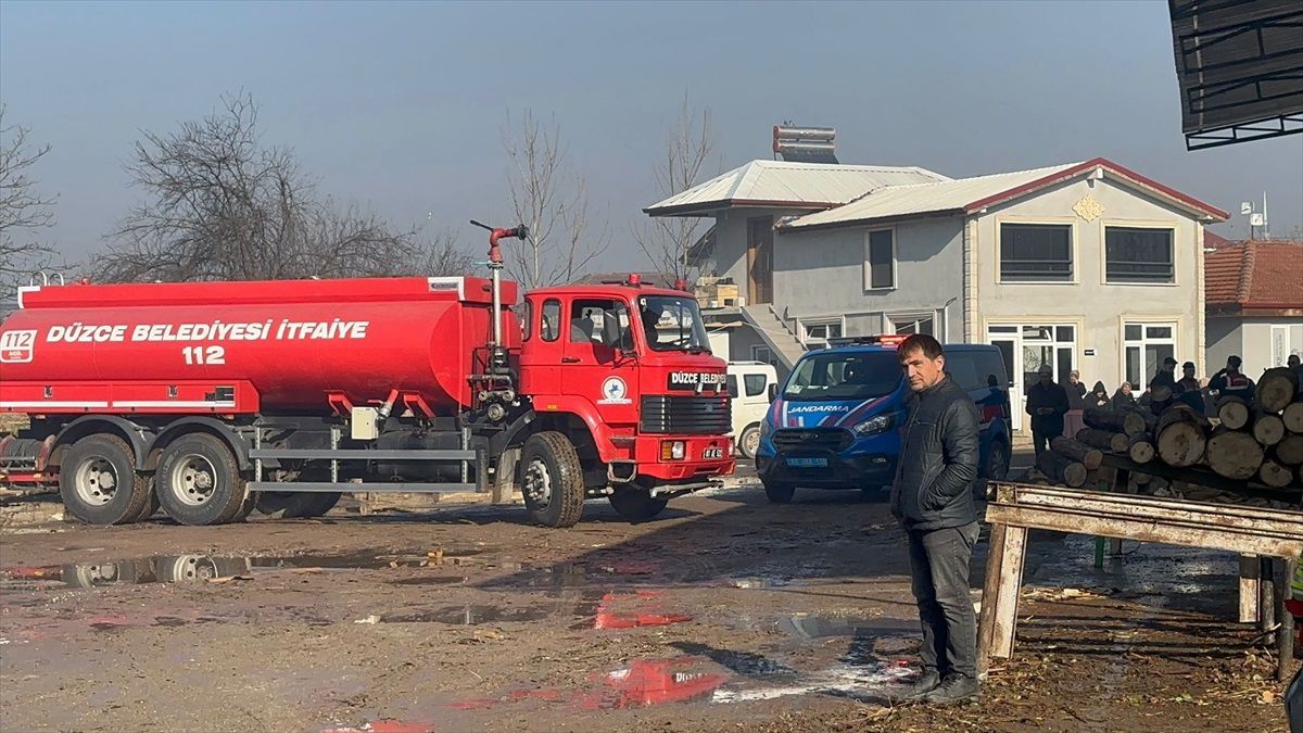 Düzce\'de Kereste Atölyesinde Yangın
