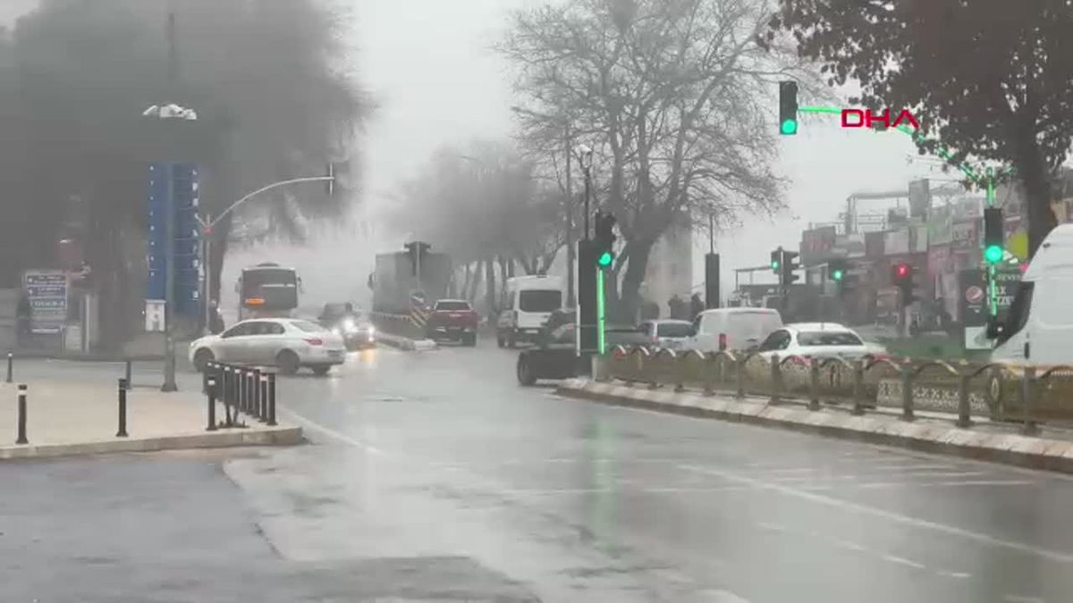Edirne\'de Yoğun Sis Etkili, Görüş Mesafesi 50 Metreye Düşüyor
