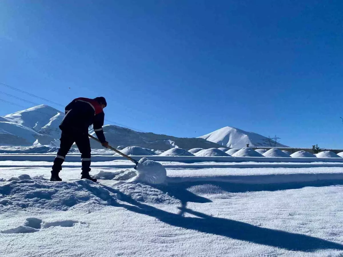 Erzurum\'da Hava Durumu: Buzlanma ve Çığ Uyarısı!