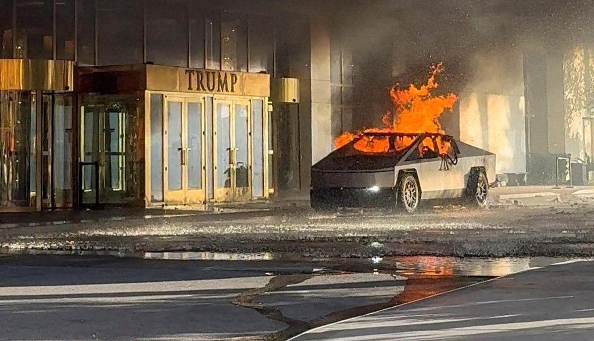 Las Vegas\'ta Tesla Cybertruck Patladı