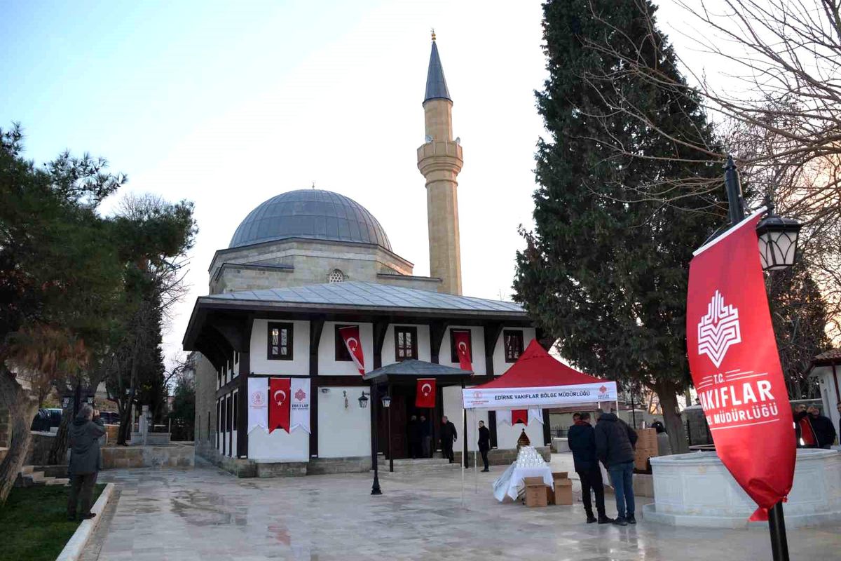 Hersekzade Ahmet Paşa Camii İbadete Açıldı