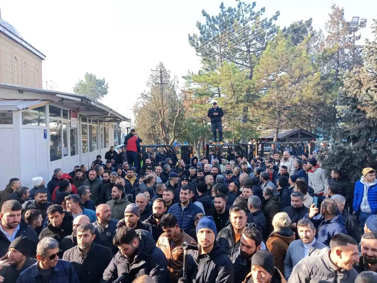 Ankara Hal Çalışanları İş Bırakma Kararı Aldı