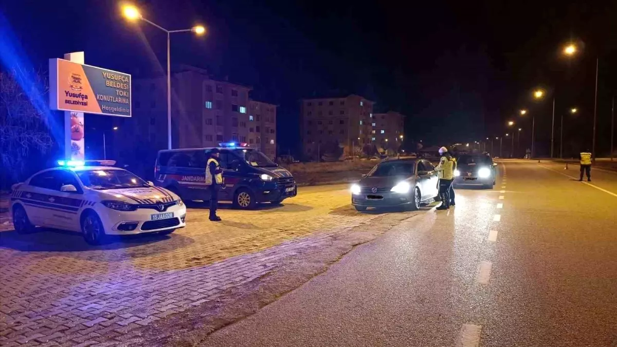 Burdur\'da Yılbaşı Trafik Denetimi: 175 Ceza