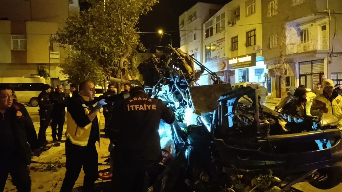 Kozan\'da Trafik Kazası: 2 Yaralı