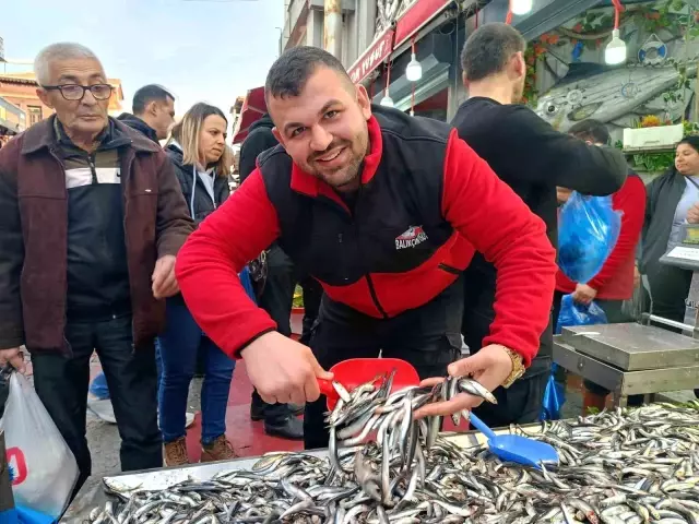 Edirne'de Hamsi Fiyatları Düşünce Sıra Oluştu