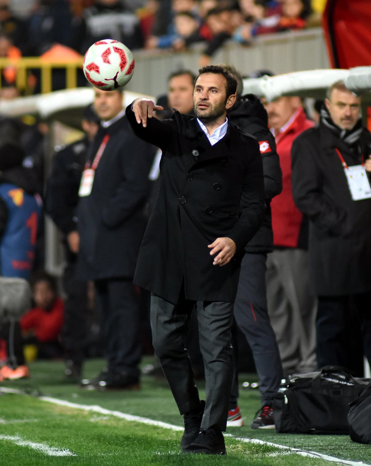 Göztepe, Okan Buruk ile Galatasaray\'a Karşı İlk Yenilgisini Tattırmayı Hedefliyor