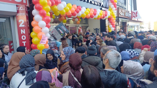 İndirimli ürünü duyan mağazaya koştu