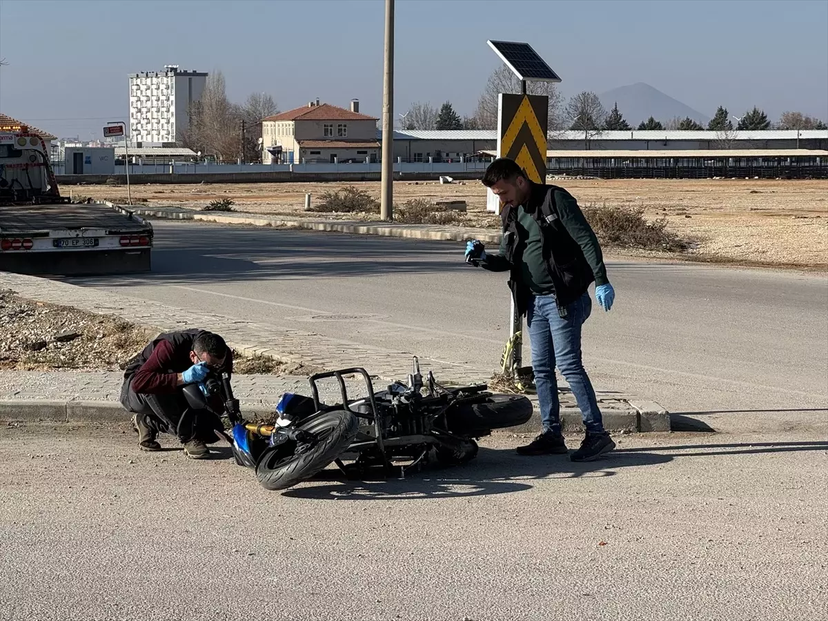 Karaman\'da Trafik Kazası: 1 Ölü, 1 Yaralı