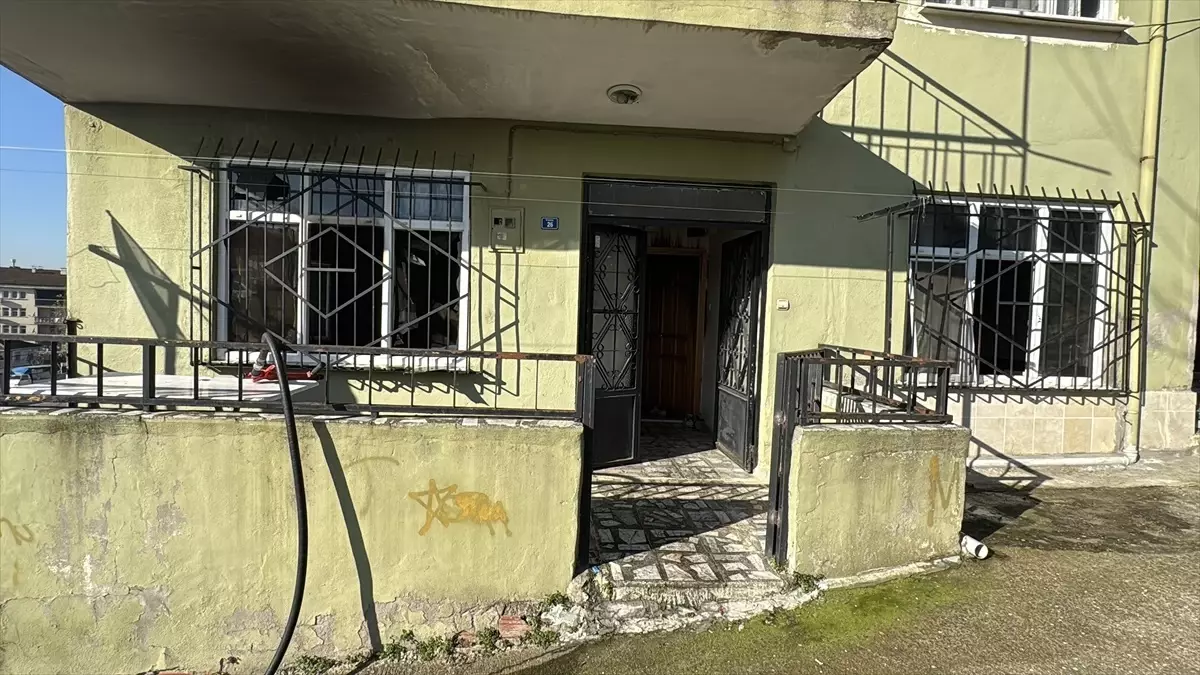 İzmit\'te Elektrikli Sobadan Yangın