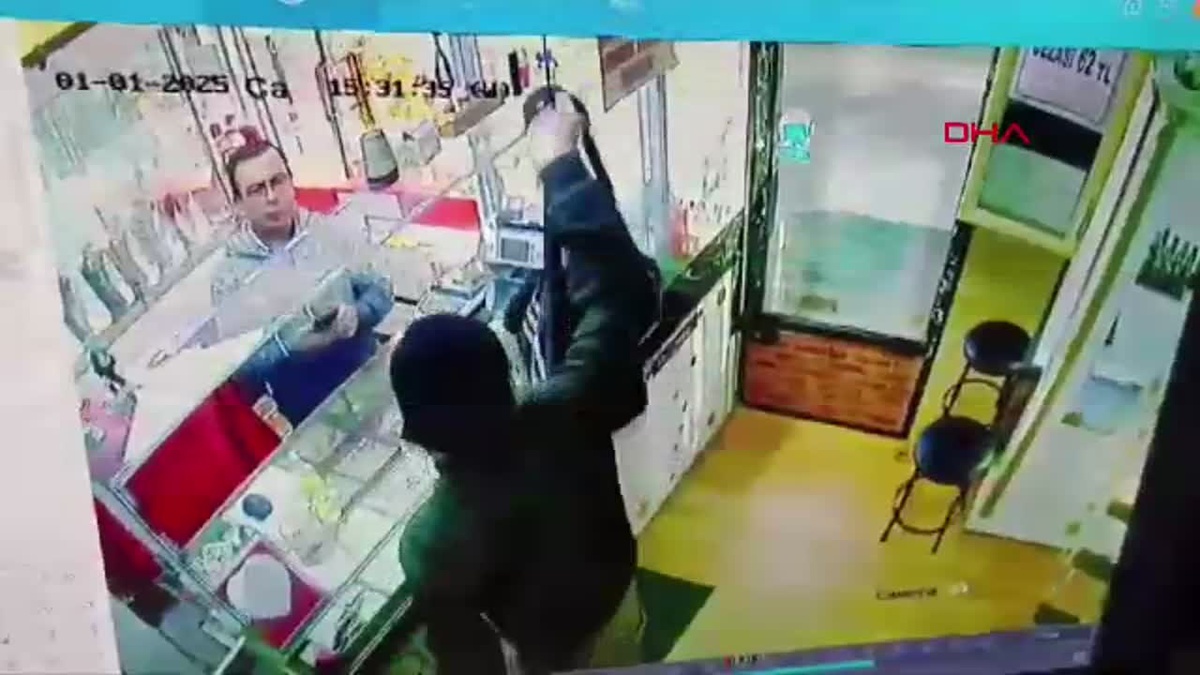 Kuyumcu Silahlı Soygun Denemesini Fark Edip Şüpheliyi Uzaklaştırdı
