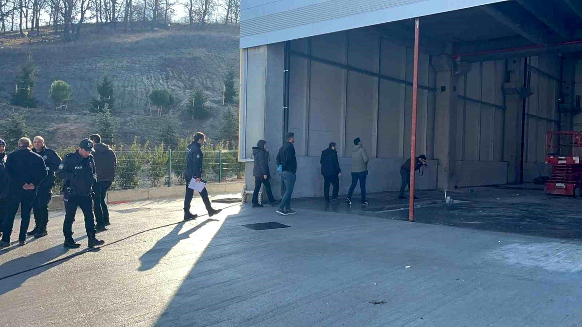 Çerkezköy\'de İnşaatta Genç İstismar