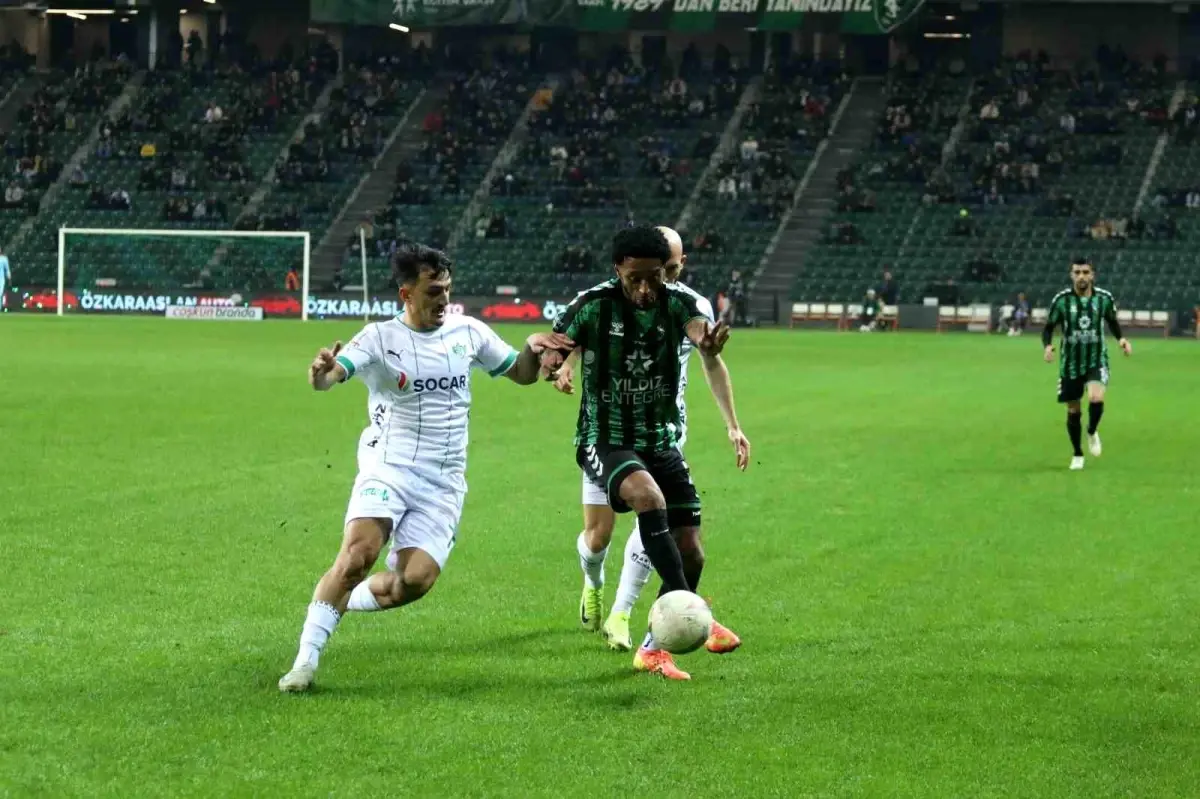 Kocaelispor, Iğdır FK\'yi 3-0 Mağlup Etti