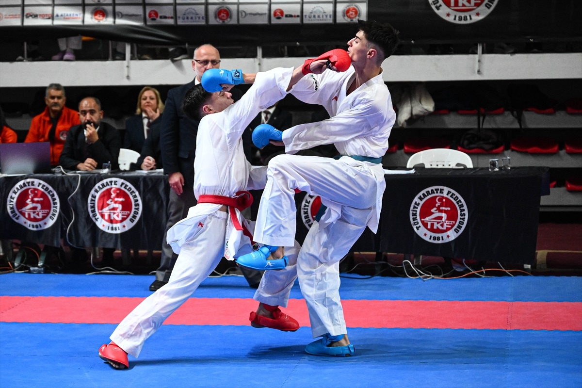 Karate Şampiyonası Ankara\'da Başladı