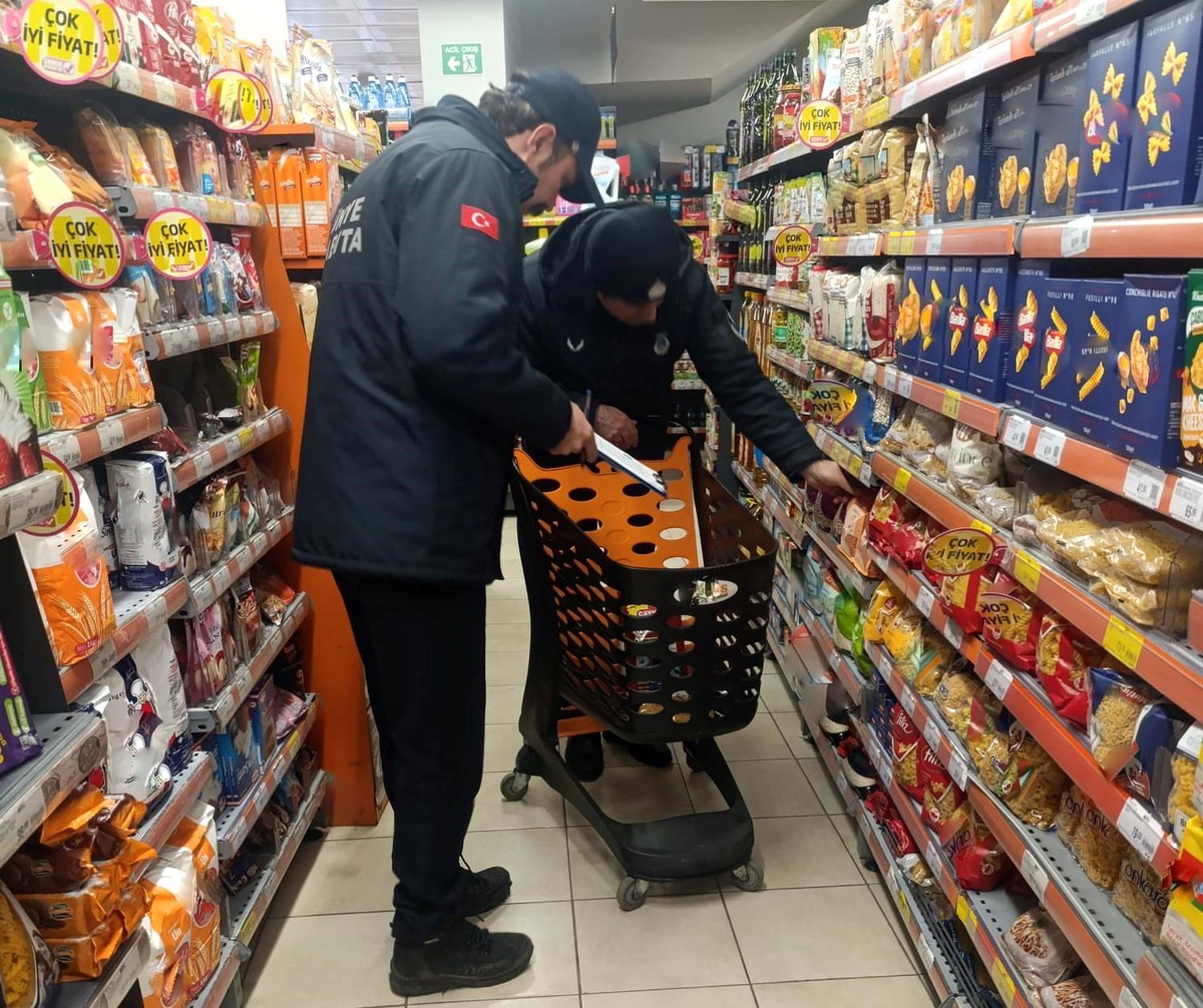 Ünye\'de Zabıta Ekipleri Denetimlerine Devam Ediyor