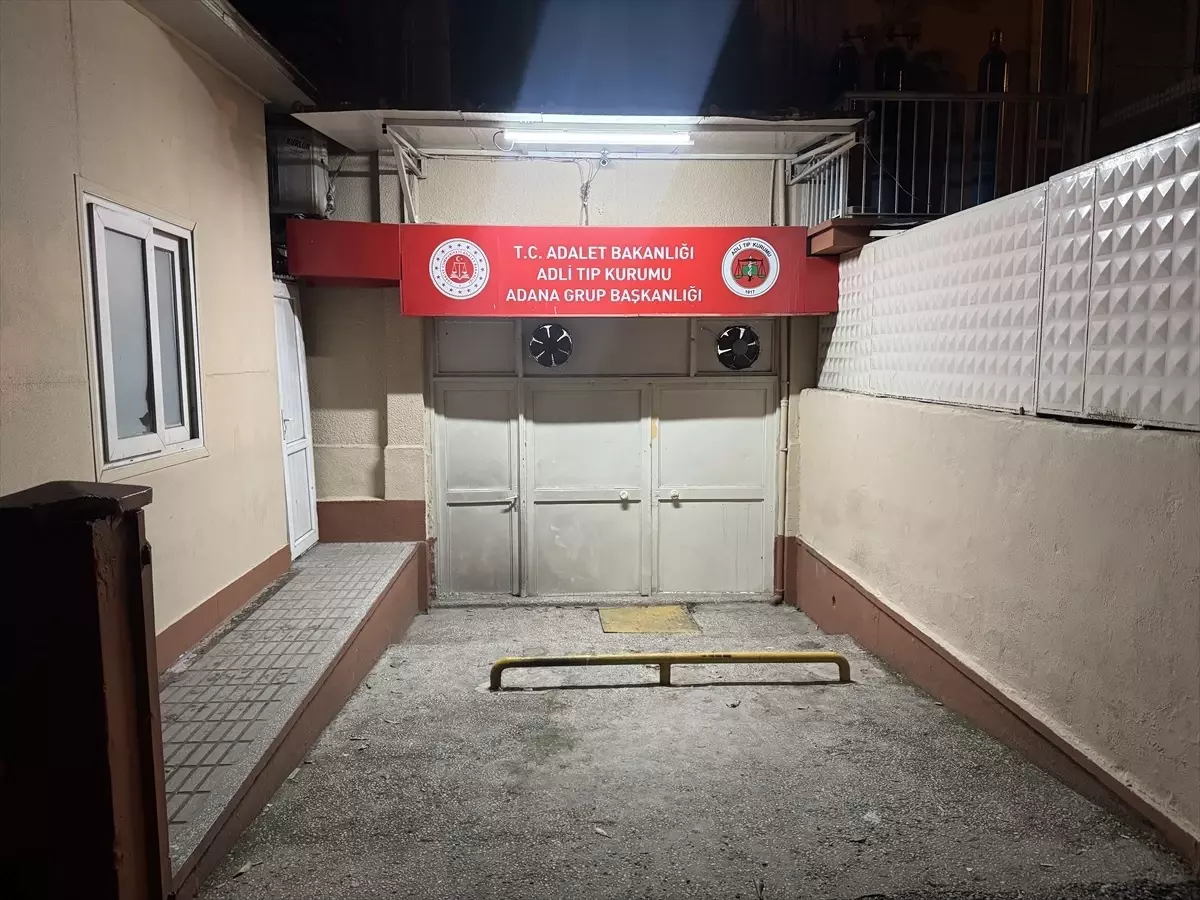 Adana\'da Tır Lastiği Patladı: 1 Ölü