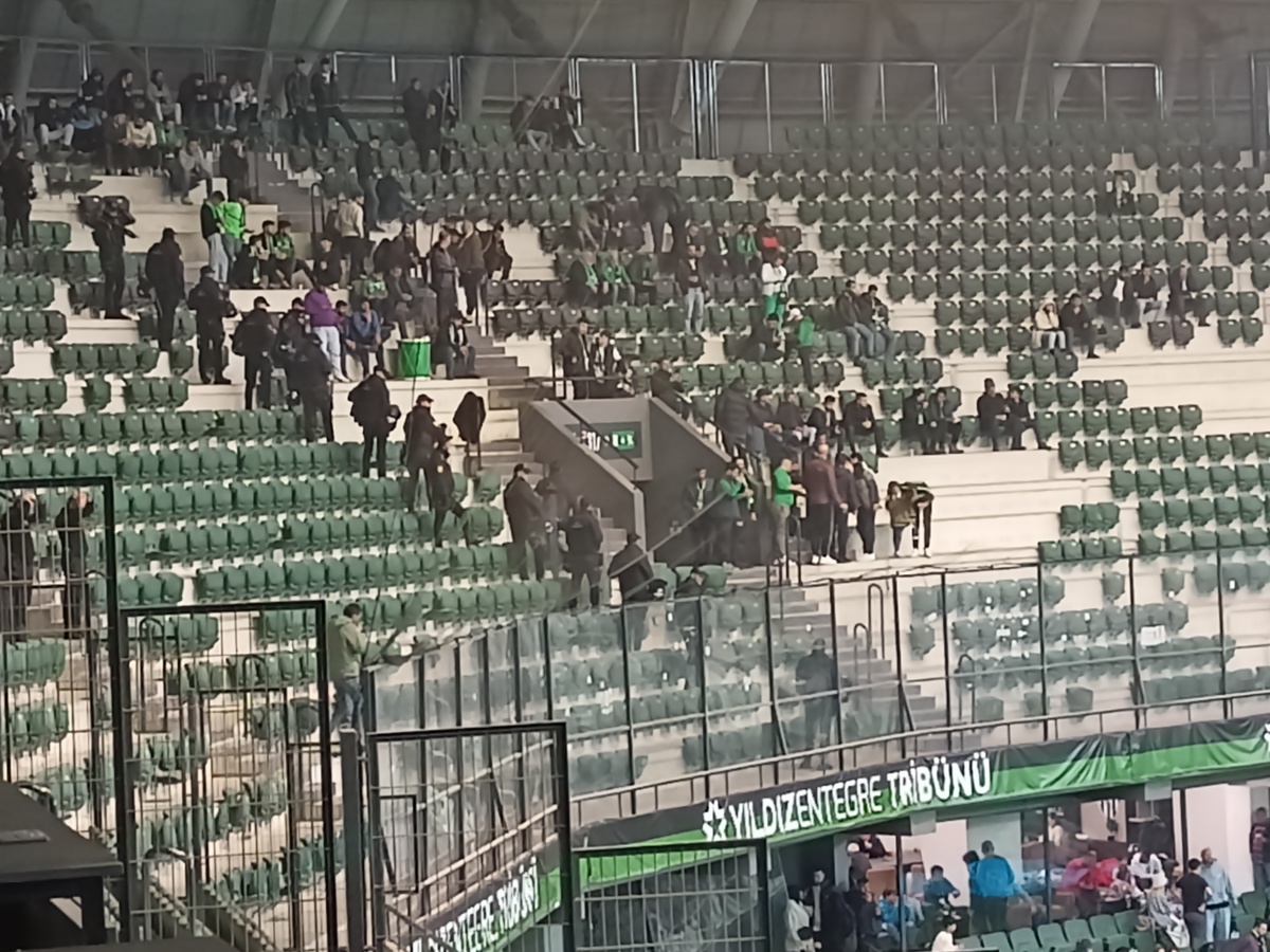 Kocaelispor-Iğdır FK Maçında Olaylar Çıktı