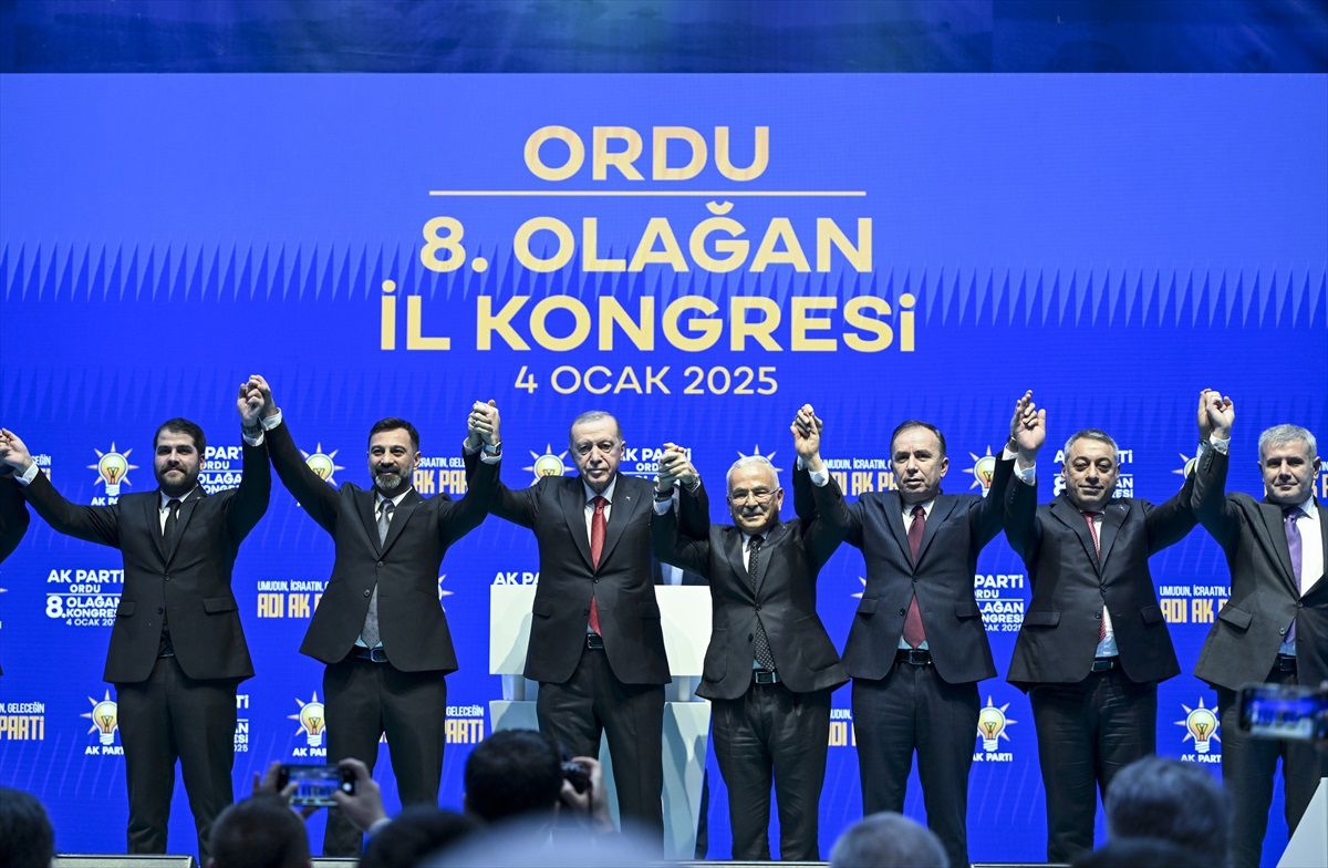Cumhurbaşkanı Erdoğan: "Ortada eser, proje, yatırım, hizmet yok ama bakıyorsunuz SGK\'ya olan borçları katlanarak artıyor.