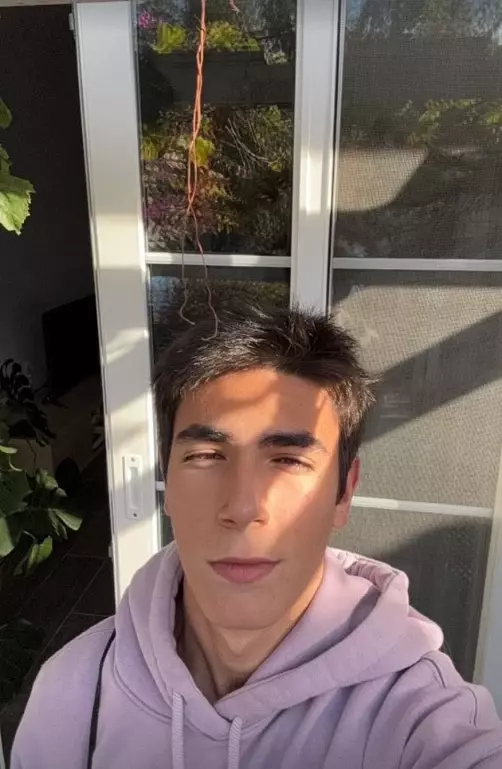 Ferdi Tayfur'un gözlerden uzak büyüttüğü oğlu cenaze töreninde