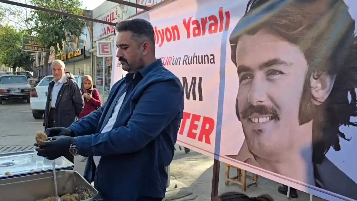 Ferdi Tayfur Anısına Helva Dağıtıldı