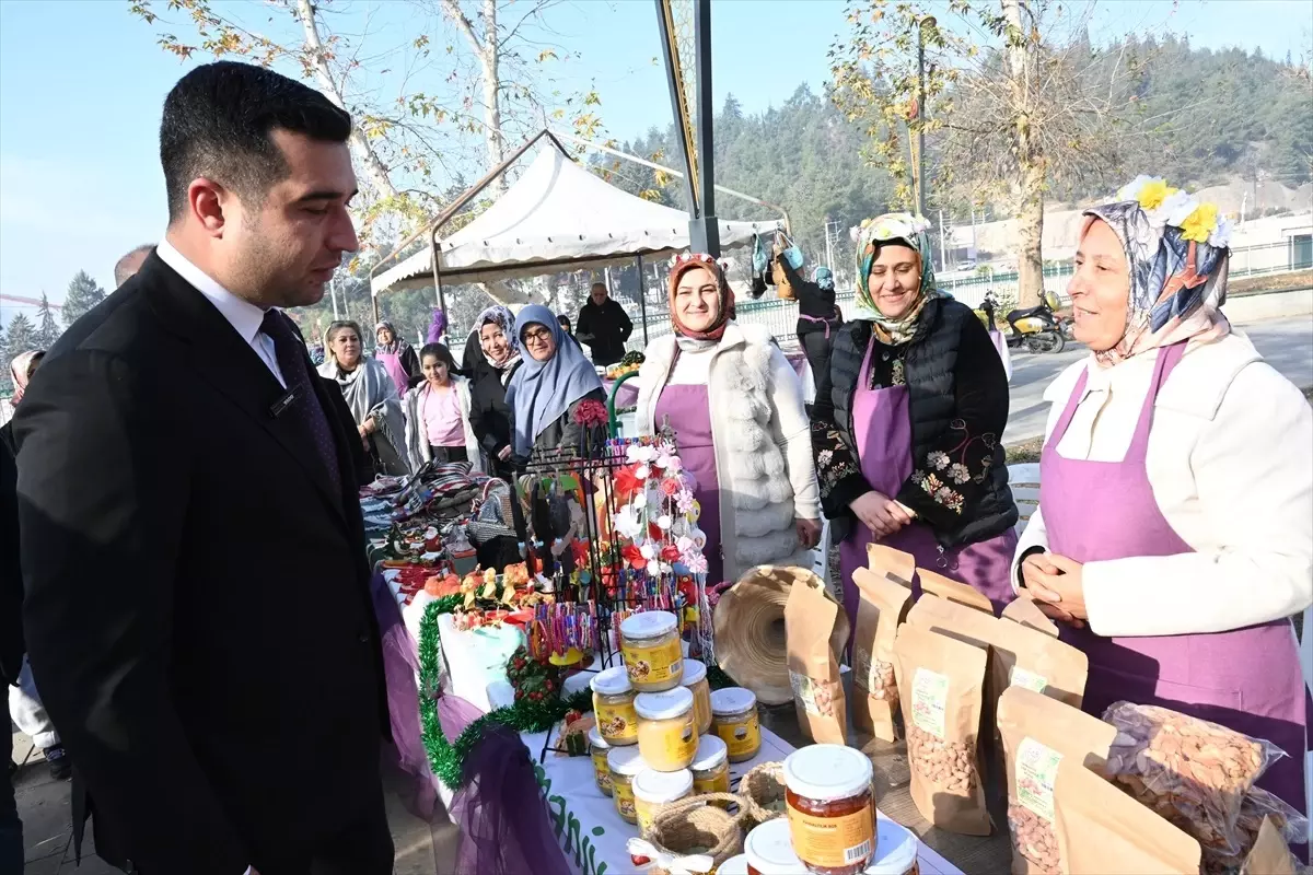 Kadirli\'de Üretici Kadınlar Pazarı Açıldı