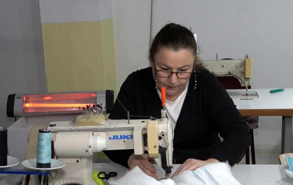 Süper Babaannenin Kar Tulumları Dünya Çocuklarının Yanında