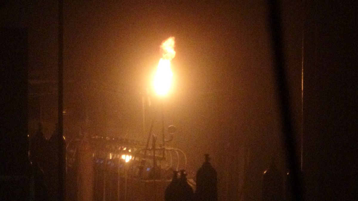 Endüstriyel Gaz Tesisinde Yangın: Gaz Tahliye Edildi