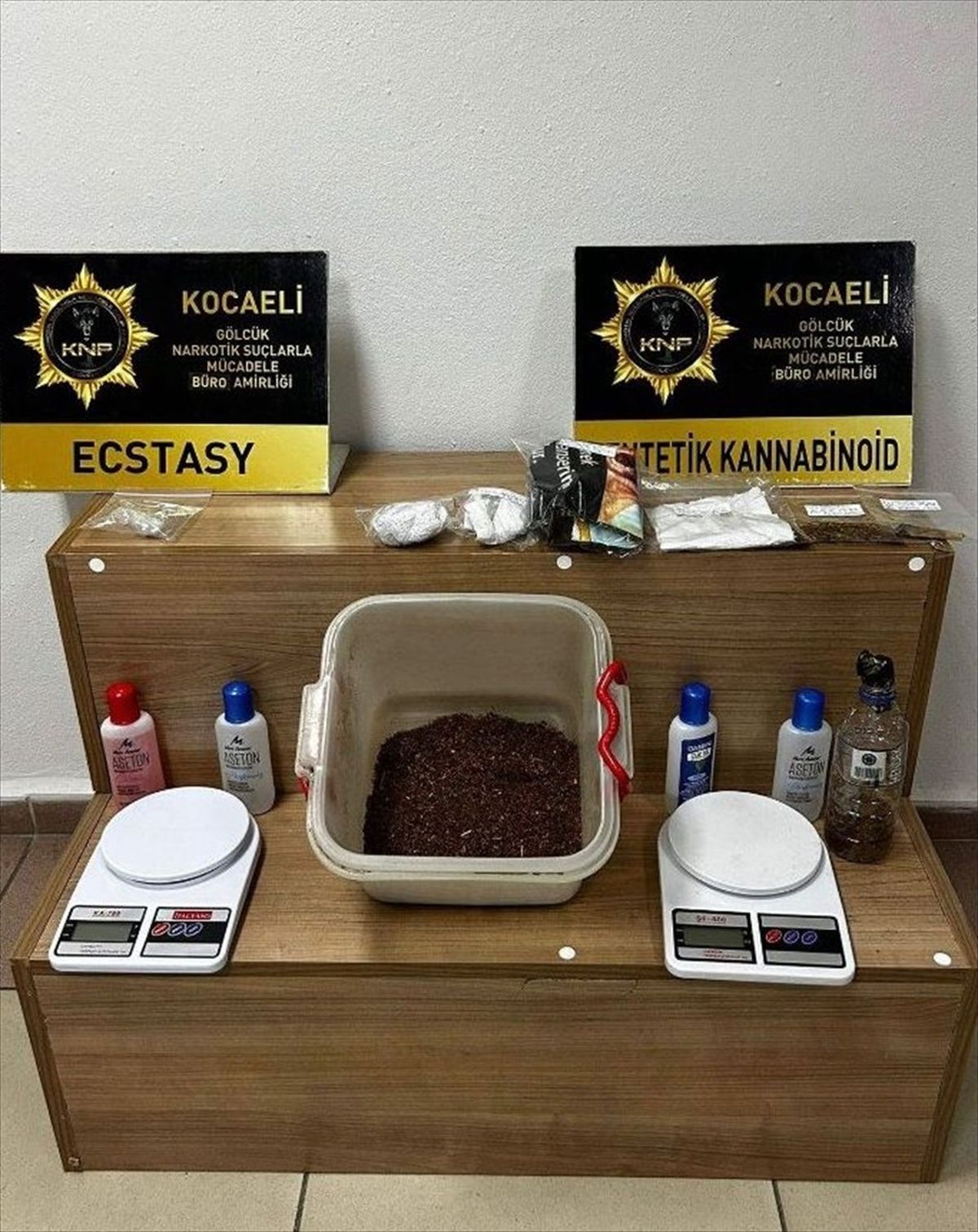 Kocaeli\'de Uyuşturucu Operasyonu: 3 Tutuklama