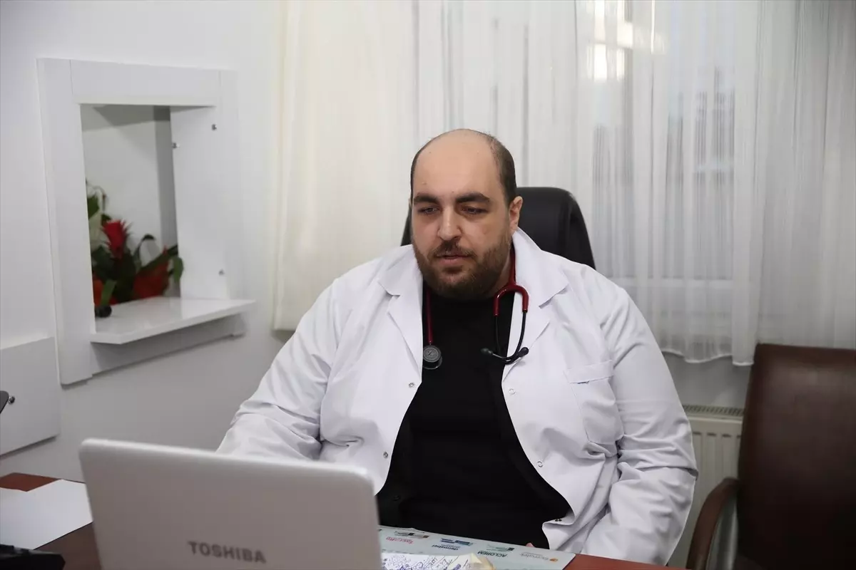 Rize\'de babasının adını taşıyan aile sağlığı merkezinde hekimlik yapıyor